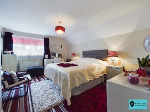 Bedroom- click for photo gallery